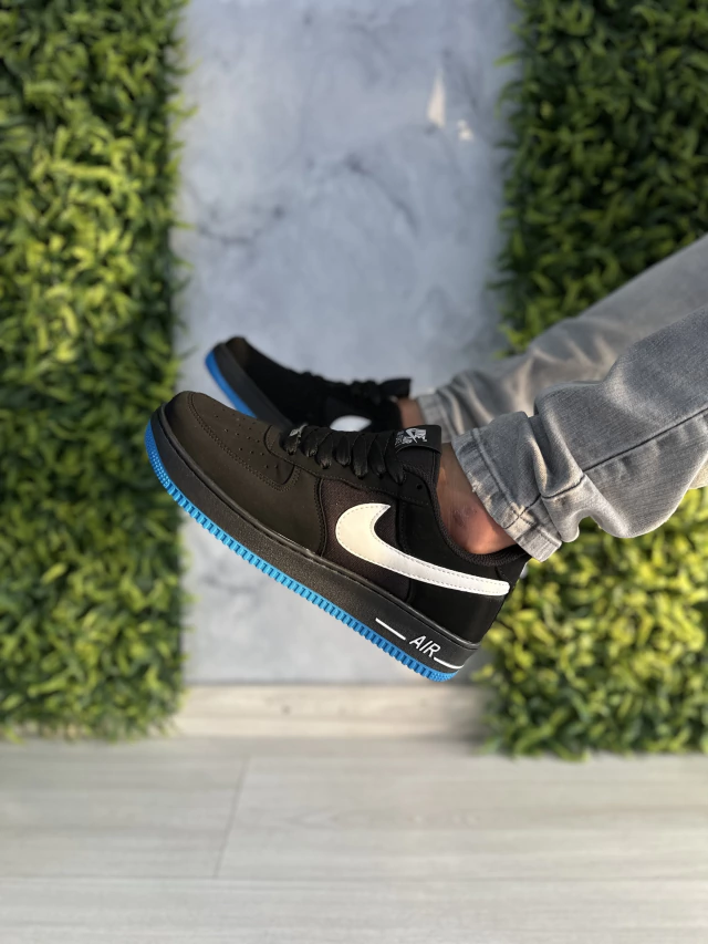 Tênis Nike Air Force