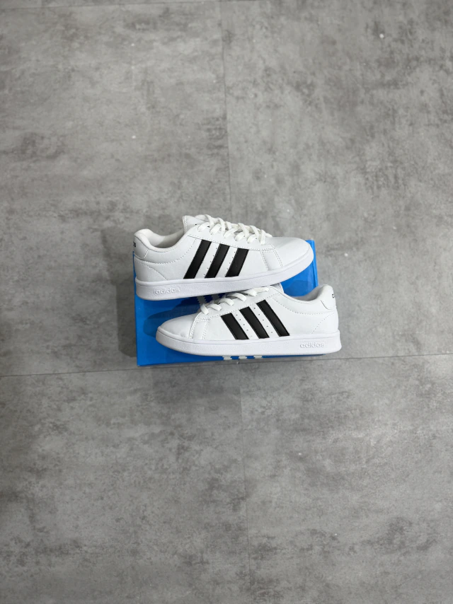 Tenis Adidas
